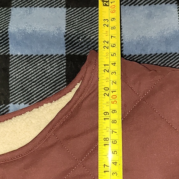 2004. Free Country. Reversible puffer vest. High quality like-new. Size Large. - Picture 6 of 16